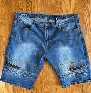 XRAY Jeans Men's Blue Distressed Denim Moto Shorts with Zipper Accents